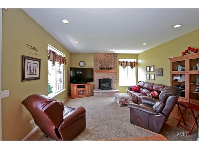 6008 Bluegrass Trl, Mchenry, IL 60050 photo 5
