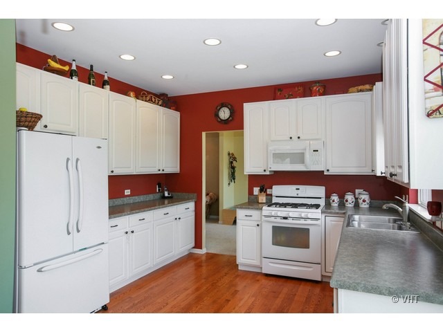 6008 Bluegrass Trl, Mchenry, IL 60050 photo 3