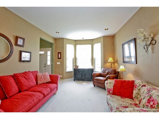 6008 Bluegrass Trl, Mchenry, IL 60050 photo 2