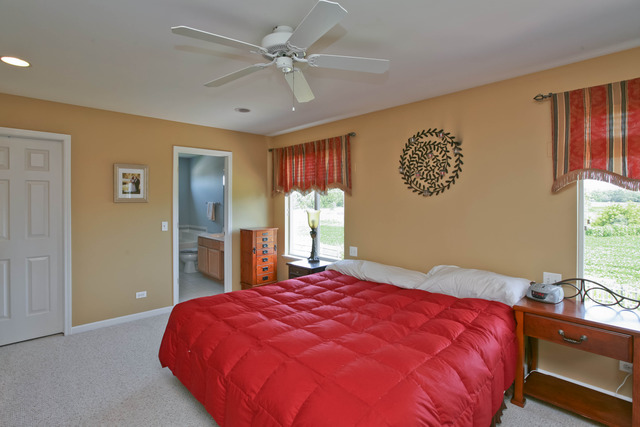 6008 Bluegrass Trl, Mchenry, IL 60050 photo 17