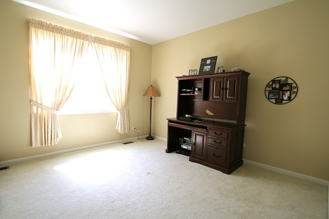 2100 Spring Creek Ln, Mchenry, IL 60050 photo 3