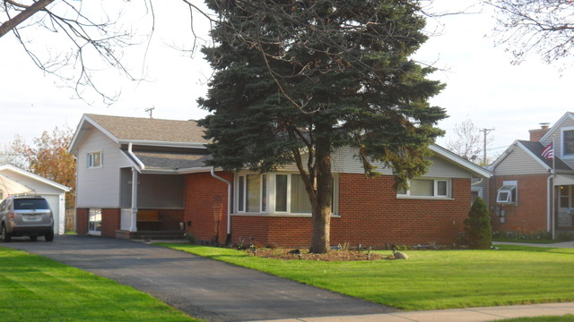 1447 E Lincoln Ave, Des Plaines, IL 60018 photo 1