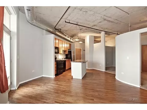 Undisclosed, Chicago, IL 60607 photo 5