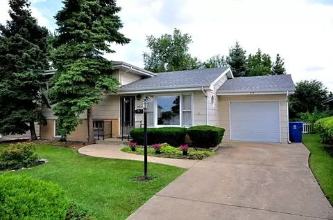 683 W Wrightwood Ave, Addison, IL 60101 photo 2
