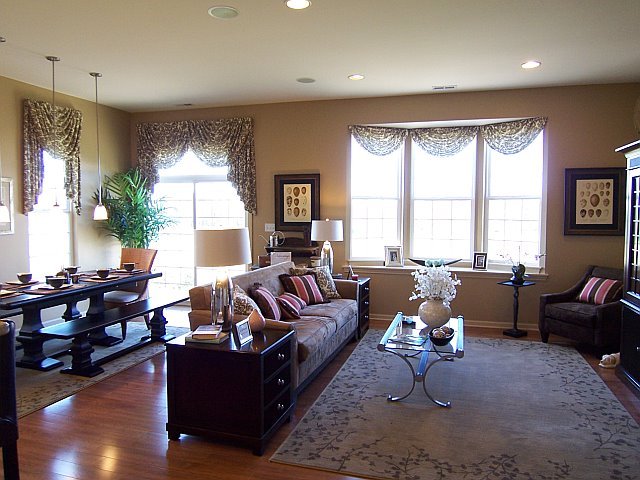 3867 Valhalla Dr, Elgin, IL 60124 photo 2