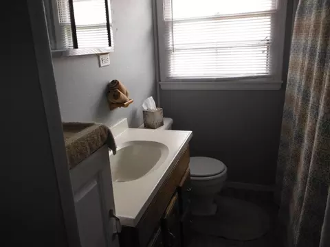 2006 13th St, Peru, IL 61354 photo 8