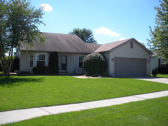 601 Tanglewood Trl, Mchenry, IL 60050 photo 1