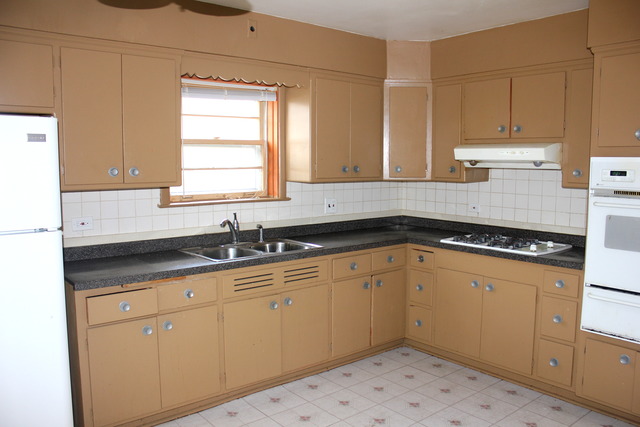 8306 Knox Ave, Skokie, IL 60076 photo 7