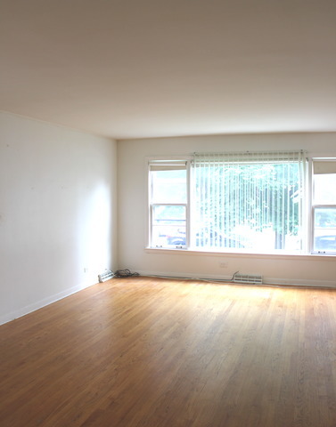 8306 Knox Ave, Skokie, IL 60076 photo 4