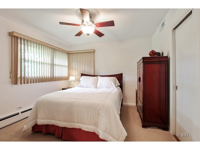 2439 E Ballard Rd, Des Plaines, IL 60016 photo 6