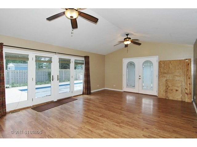 200 Pauline Dr, Elgin, IL 60123 photo 5