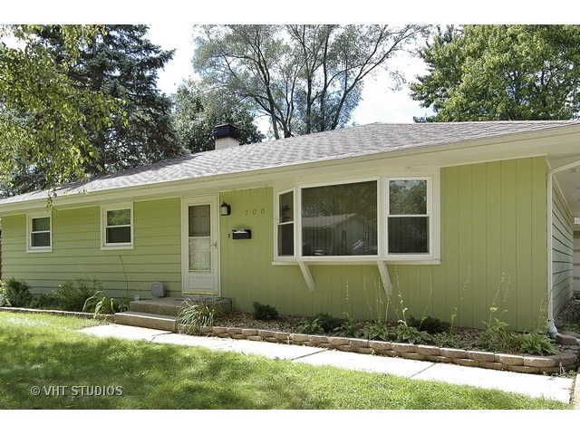 200 Pauline Dr, Elgin, IL 60123 photo 1