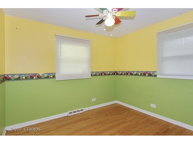 200 Pauline Dr, Elgin, IL 60123 photo 9