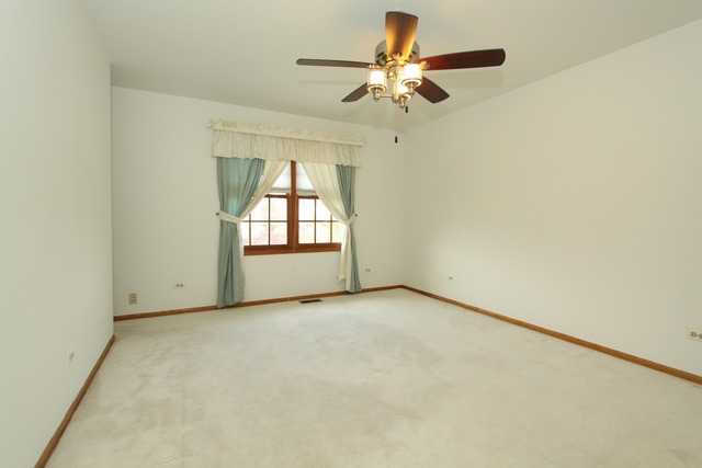 730 E Catalpa St, Addison, IL 60101 photo 15