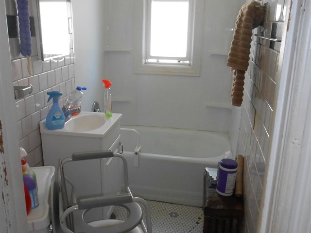 9431 S Champlain Ave, Chicago, IL 60619 photo 8