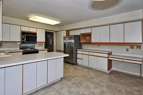 809 Downing St, Northbrook, IL 60062 photo 5