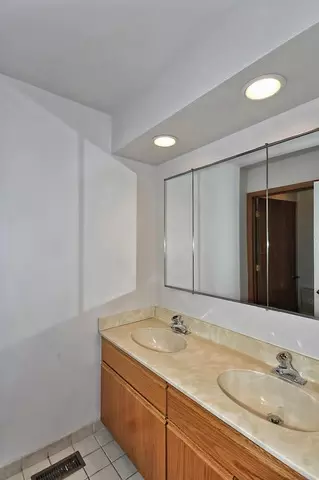 809 Downing St, Northbrook, IL 60062 photo 14