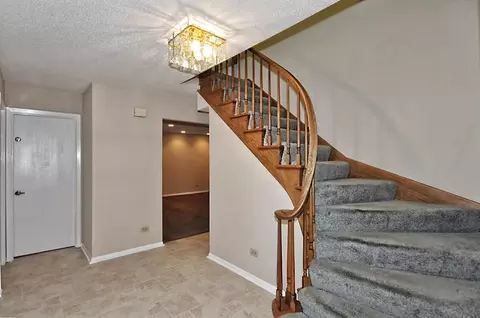 809 Downing St, Northbrook, IL 60062 photo 3