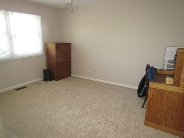 682 Stuart Dr, Carol Stream, IL 60188 photo 7