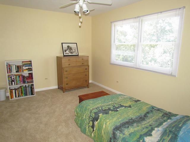 682 Stuart Dr, Carol Stream, IL 60188 photo 8