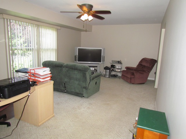 682 Stuart Dr, Carol Stream, IL 60188 photo 3