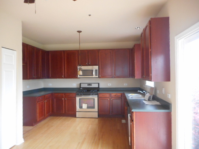 2135 Colchester Ave, Hoffman Estates, IL 60192 photo 10
