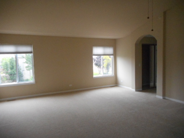 2135 Colchester Ave, Hoffman Estates, IL 60192 photo 16