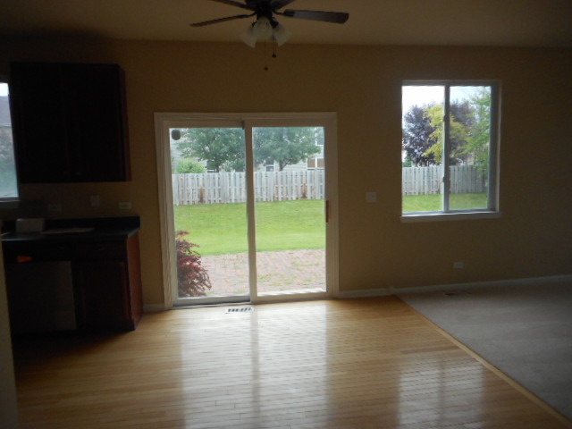 2135 Colchester Ave, Hoffman Estates, IL 60192 photo 12
