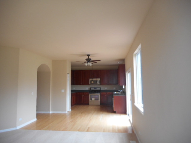 2135 Colchester Ave, Hoffman Estates, IL 60192 photo 9