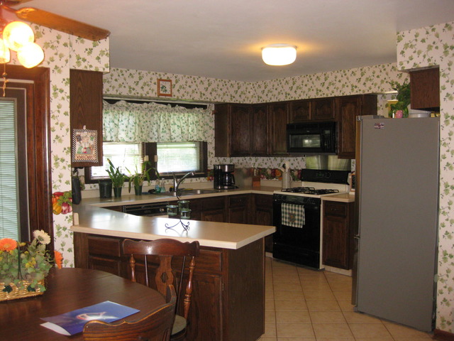 4313 Lombardy Ct, Hoffman Estates, IL 60192 photo 2