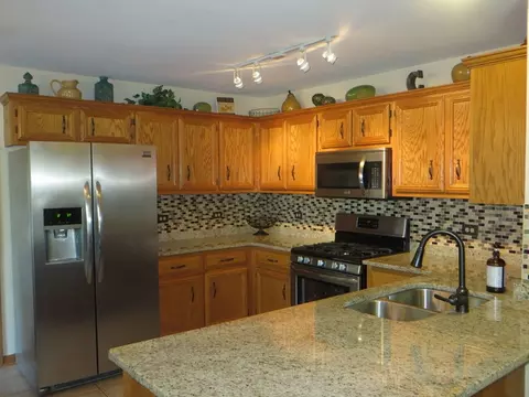 16545 Winding Creek Rd, Plainfield, IL 60586 photo 5