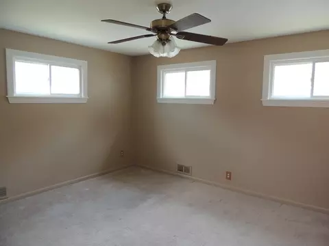2621 2nd St, Peru, IL 61354 photo 8