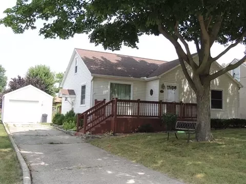 2621 2nd St, Peru, IL 61354 photo 1