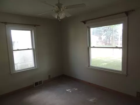 2621 2nd St, Peru, IL 61354 photo 9