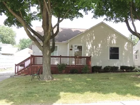 2621 2nd St, Peru, IL 61354 photo 2