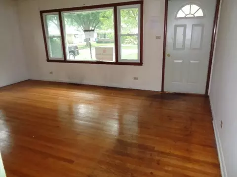 14532 Kilpatrick Ave, Midlothian, IL 60445 photo 2
