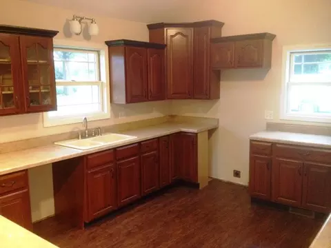 228 W 5th St, Spring Valley, IL 61362 photo 4