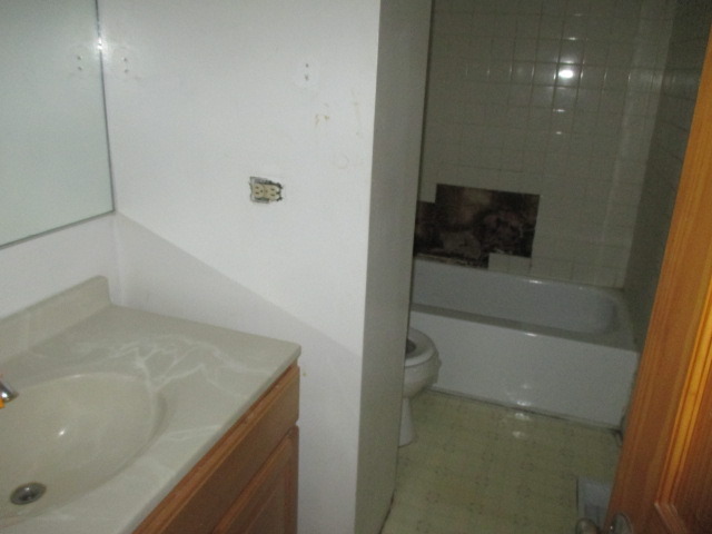 781 Voyager Dr, Bartlett, IL 60103 photo 13