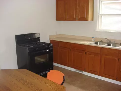 322 Maple Ave, Oglesby, IL 61348 photo 6