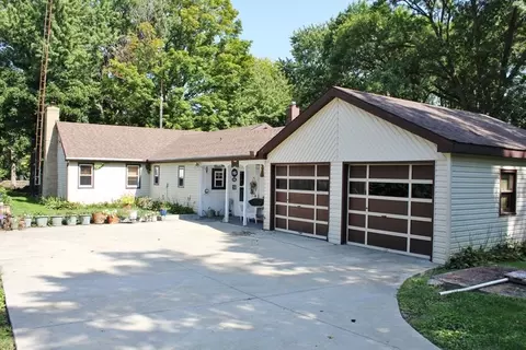 2835 River Rd, Kankakee, IL 60901 photo 1