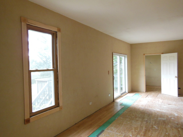 65 Genesee Ave, Elgin, IL 60123 photo 2