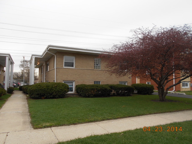 49 E Blecke Ave, Addison, IL 60101 photo 1