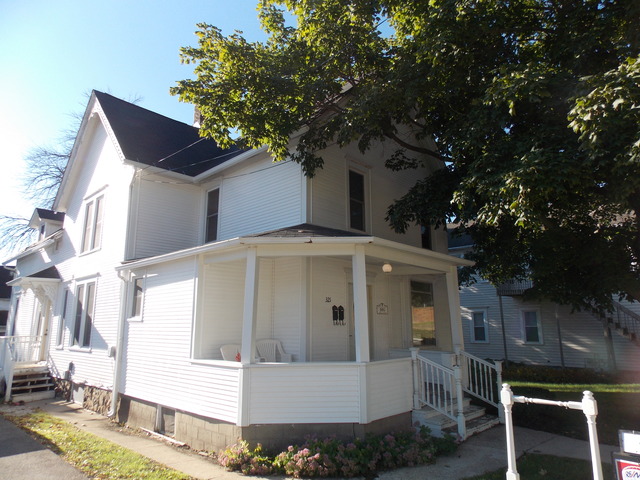 321 Jefferson St, Algonquin, IL 60102 photo 1