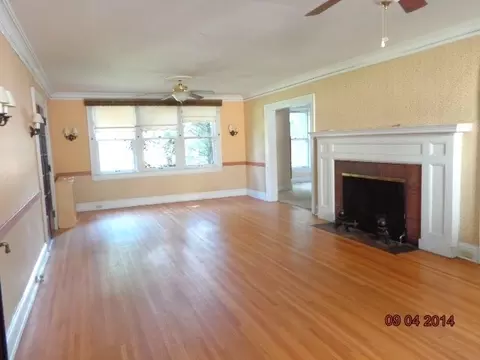 227 E Prospect Ave, Ottawa, IL 61350 photo 4