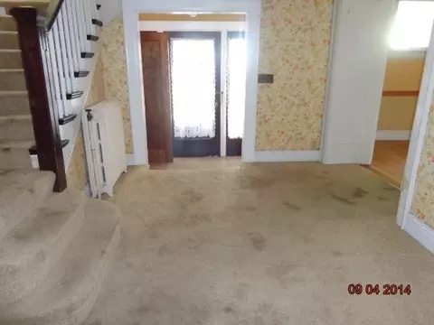 227 E Prospect Ave, Ottawa, IL 61350 photo 2