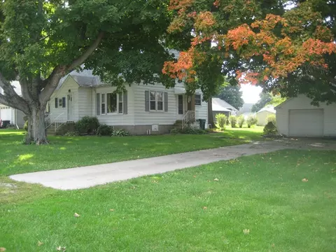 203 Elm St, Cedar Point, IL 61316 photo 1