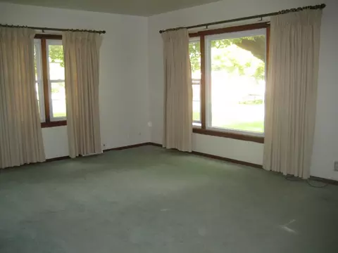 203 Elm St, Cedar Point, IL 61316 photo 2