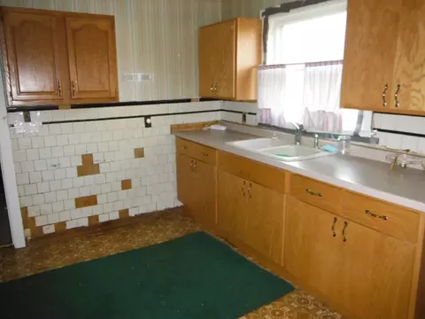 304 S Division St, Granville, IL 61326 photo 3