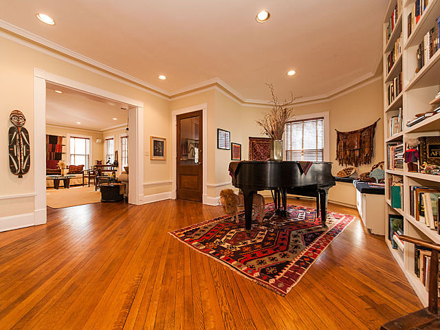 1127 Forest Ave, Evanston, IL 60202 photo 3