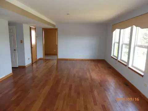 1616 Parkside Dr, Plainfield, IL 60586 photo 4